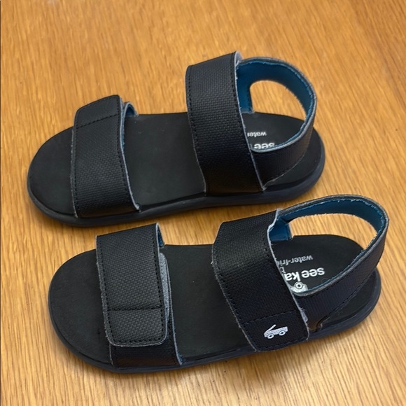 See Kai Run Black Sandals with Adjustable Straps - Picture 2 of 4